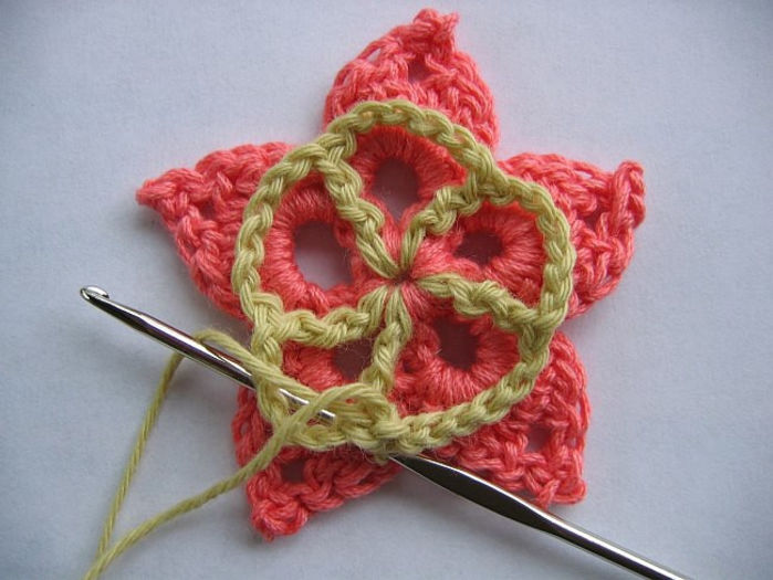 292052_357081754373704_1652673409_n