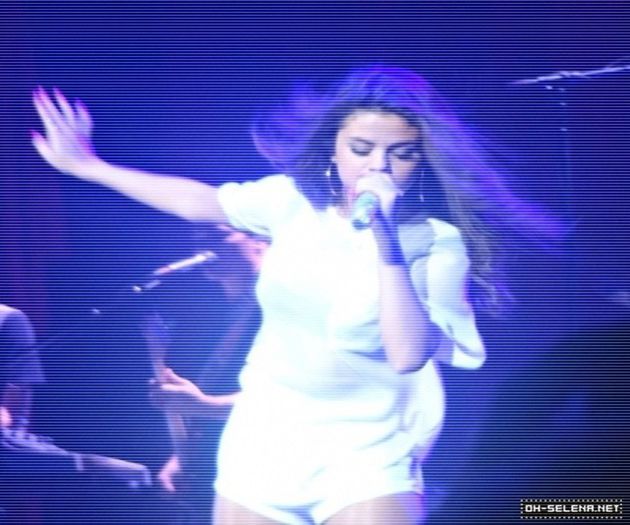 normal_tumblr_mtbhyn6YaR1r7lpj3o1_1280 - xX_Stars Dance World Tour - Shows - Vienna