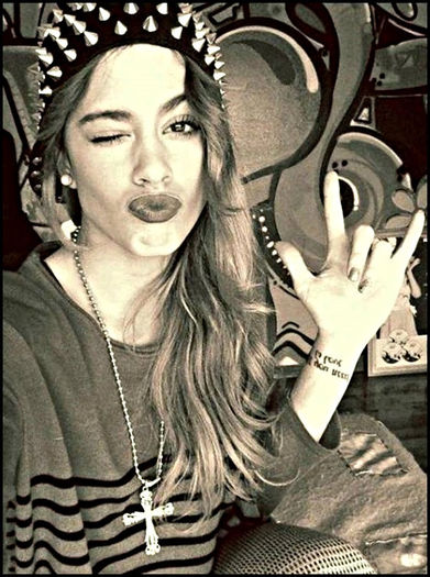 ʌʅʅ ɣơυ ɲєєɗ ɪƨ ʅơvє