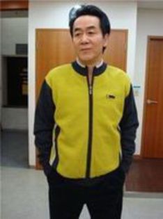 si numele ei de acum este?