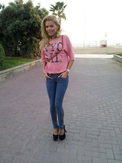 1000134_219870121494663_398755820_n - madalina georgeana dumitriu