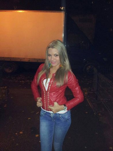 14768_219875628160779_454327333_n - madalina georgeana dumitriu