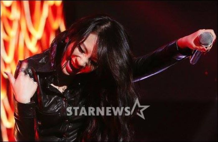 54 - 2ne1 7