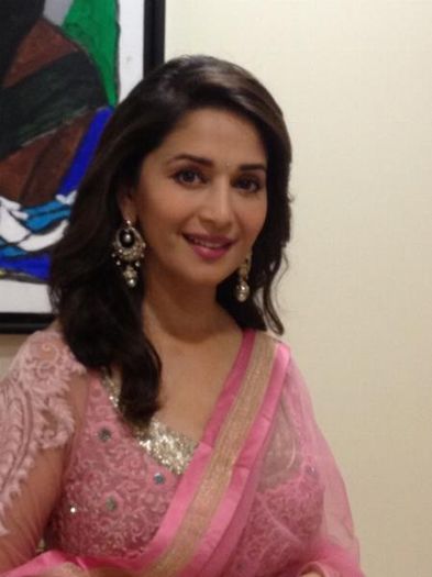 260588_410746435656526_1091165282_n - Madhuri Dixit Nene