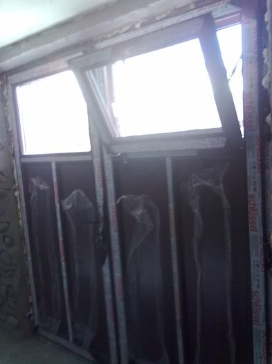 Usa dubla cu fereastra, PVC Mahon, privire interior - Usi garaj