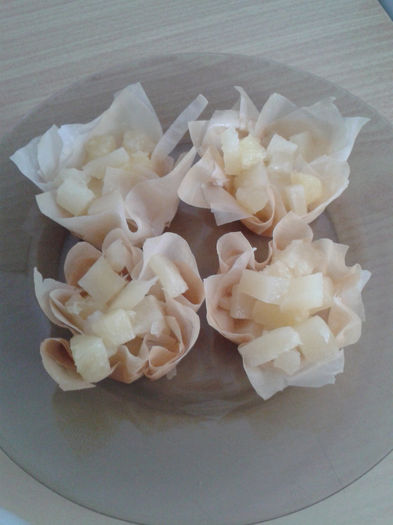 ..umplute cu fructe...