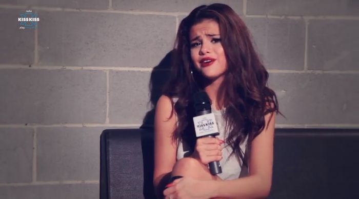 bscap0440 - xX_Radio KissKiss intervista Selena Gomez