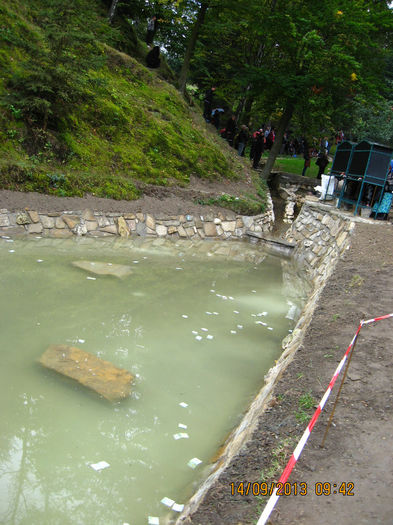 a imprumutat traditiile ......