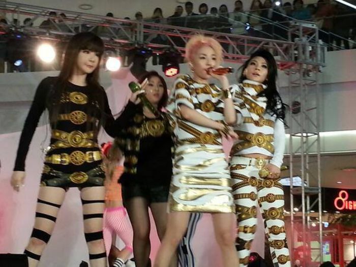 203 - 2NE1 8