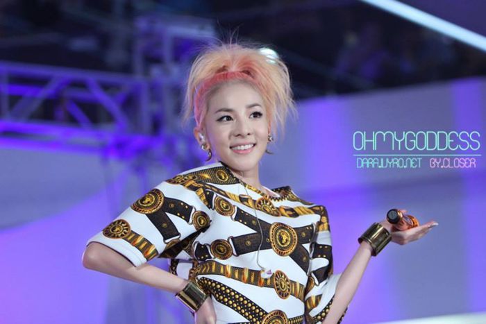 205 - 2NE1 8