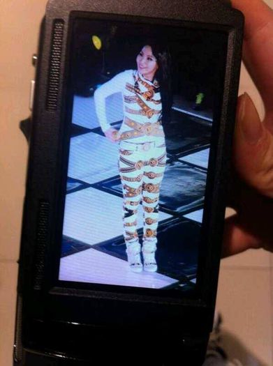 208 - 2NE1 8