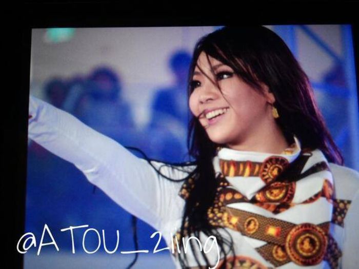214 - 2NE1 8