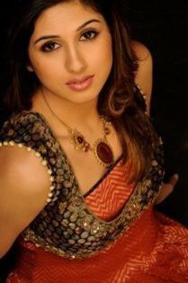 199579_149117268487621_778231_n