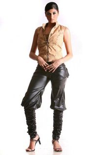 554594_523098697756141_1953572129_n