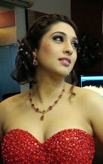 1070044_571297572936253_158842271_n