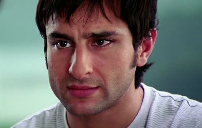 Foarte amuzant, faci misto de mine. Te bufneste rasul.