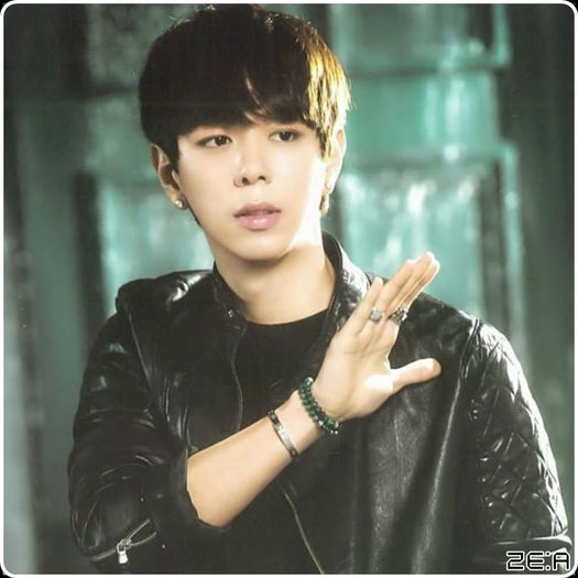 ۩ ZE:A ۩ ~ Day 20 (JunYoung) - 00 __ x - x 31 Days - ZE A x - x