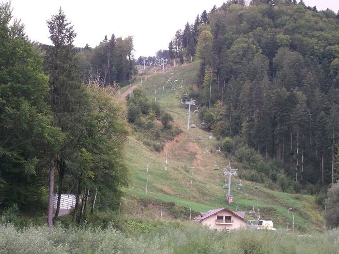 o imagine de la distanta a partiei de schi