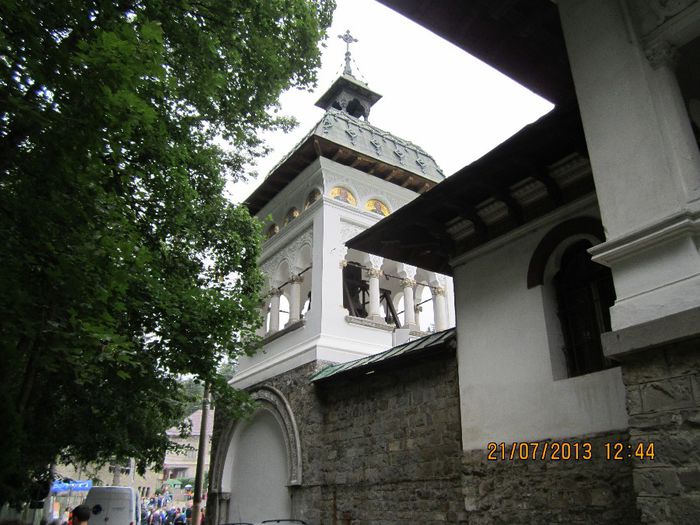 IMG_2069 - Manastirea Sinaia - 2013