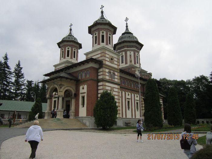 IMG_2071 - Manastirea Sinaia - 2013