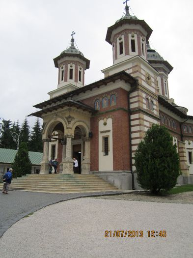 IMG_2073 - Manastirea Sinaia - 2013