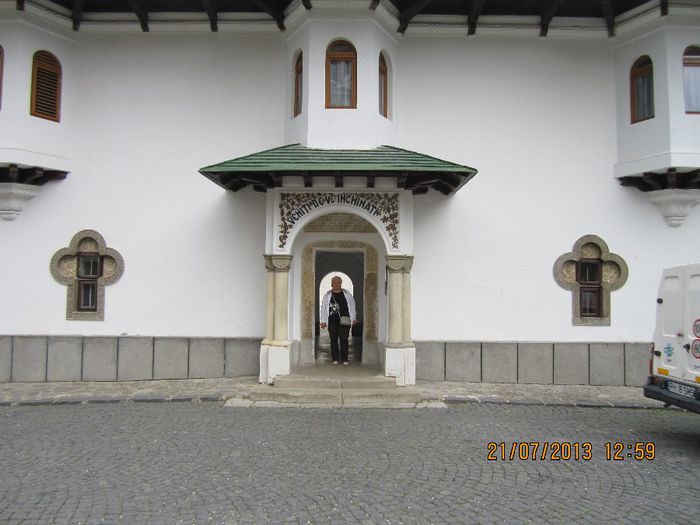 IMG_2083 - Manastirea Sinaia - 2013