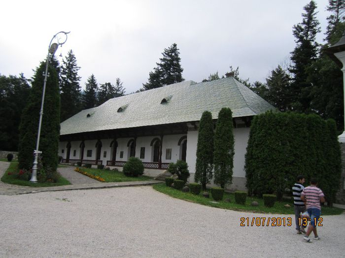 IMG_2118 - Manastirea Sinaia - 2013