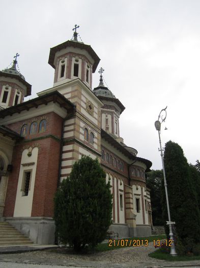 IMG_2119 - Manastirea Sinaia - 2013