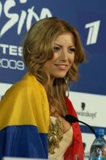 Elena a participat la concursul Eurovision în 2009 şi s-a clasat în finală pe locul 19. - All about Elena Gheorghe --- Facts