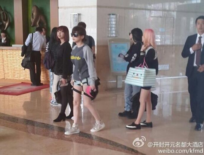 357 - 2NE1 8