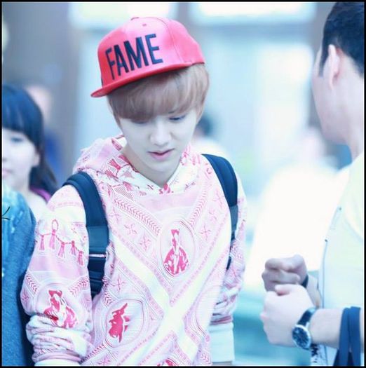 (LH) ..Byees. :) Oke, 2 sucuri vin acum. :3 [pleaca la buc] - ix __ Episodul 034 __ xi