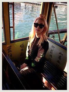22 - 2NE1 8