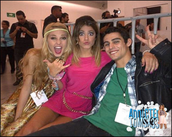 ｍａｒｔｉｎａ ｓｔｏｅｓｓｅｌ | ｋｉｄｓ ｃｈｏｉｃｅ ａｗａｒｄｓ ２ｏ１２ | ｓｅｐｔｅｍｂｅｒ - martina stoessel - each occurrence