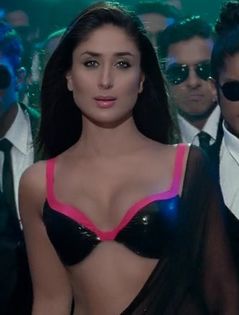 Heroine 2012 Hindi 720p BRRip x264 AAC 5.1...Hon3y.mkv_000355791 - Kareena Kapoor 2