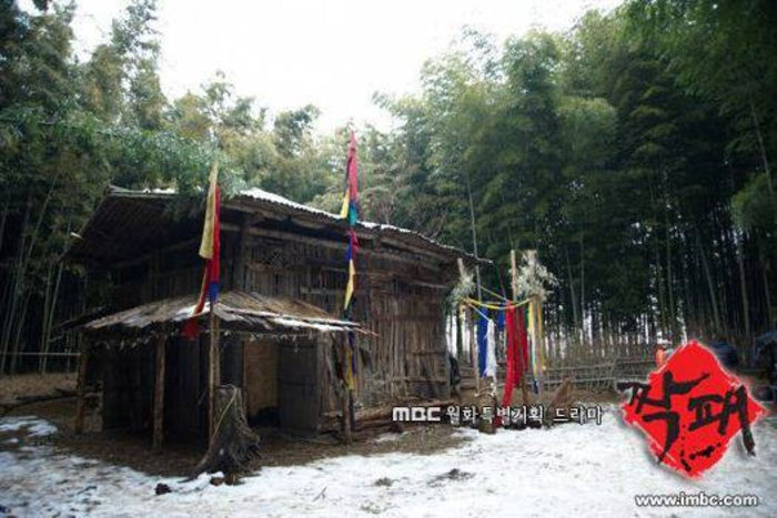 943556_600340789987987_2124448441_n