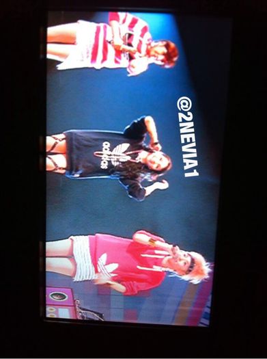 33RGeiB - 2NE1 8
