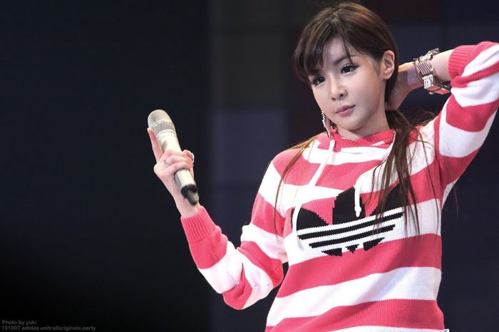 PsmsYhR - 2NE1 8