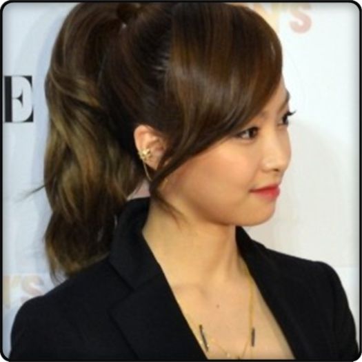 #. N`ai pt ce sa`mi multumesti. :3 [se uita la LuHan] Ce faci..Lulu`le? ;;) :)) [se aseaza jos]. - ix __ Episodul 035 __ xi