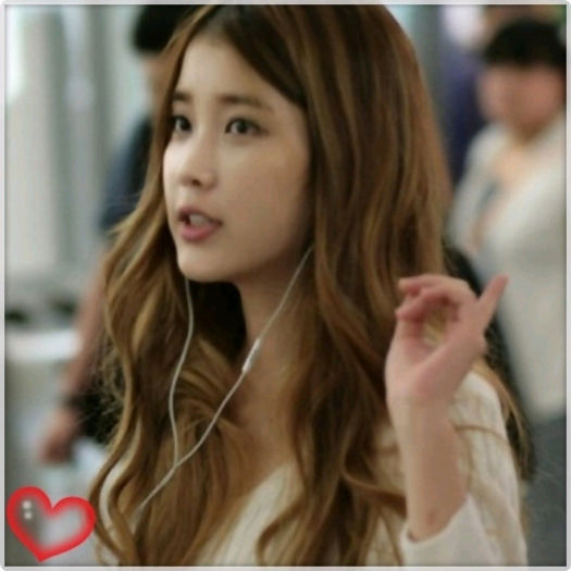 [I.U] ..Ei.. haide. :) ..[ia un pahar; toarna sampanie; il da lui Jun.] .. :D - ix __ Episodul 035 __ xi