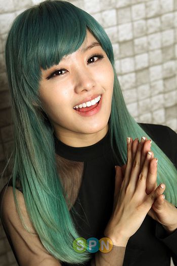 11 - Song Ji Eun