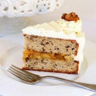 Tort cu mere caramelizate si frisca - x Culinar