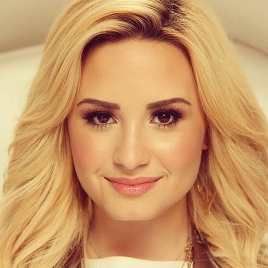 demi-lovato-1381537085