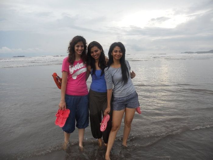 264359_219511771416078_2547633_n - Roshani Shetty-Tracker