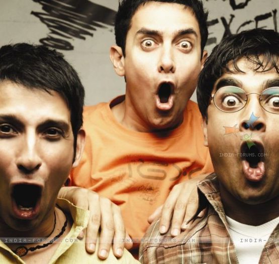 40221-still-image-of-sharman-joshi-aamir-khan-and-r-madhavan