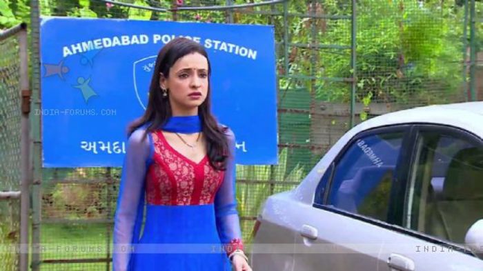298892-sanaya-irani