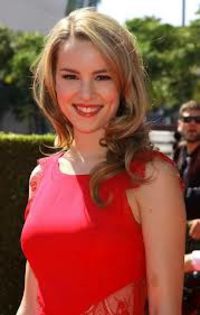 958965566 - BRIDGITE MENDLER