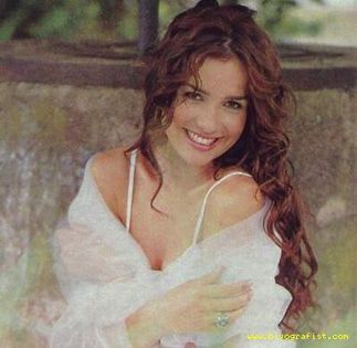 Rubina - ALEGE-TI O POZA LIBERA CU NATALIA OREIRO CARE ITI PLACE