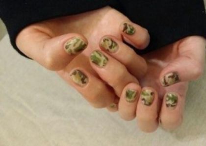 131012-Dara-camaflouge-nails--310x220