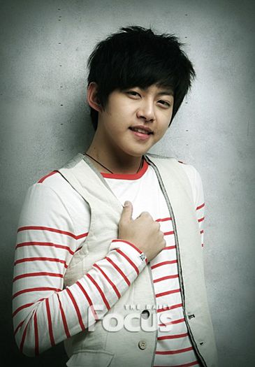  - Shin Dongho a decis sa parasesca trupa u kiss