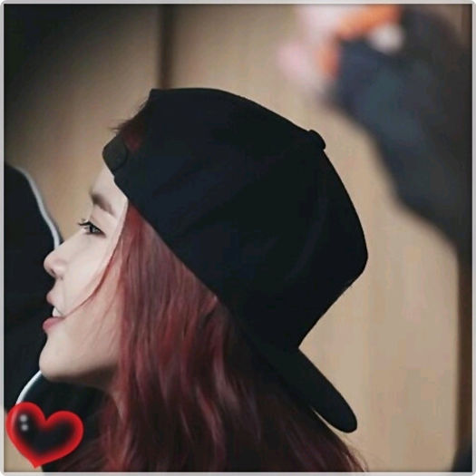 [I.U] ..Nu vreau streaptease. :-w ..:-s ..:))=))